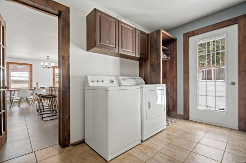 Salle de lavage - 23Z  - 23Az Ch. Du Lac-Allard, Lac-Saguay, QC - Indoor Photo Showing Laundry Room