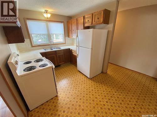 310 Allan Avenue, Saltcoats, SK - Indoor Photo Showing Kitchen With Double Sink