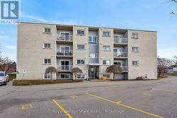 1 - 37 CONROY CRESCENT  Guelph (Dovercliffe Park/Old University), ON N1G 2V5