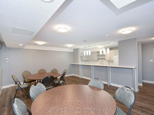 1604-3590 Kaneff Crescent W, Mississauga, ON - Indoor Photo Showing Dining Room