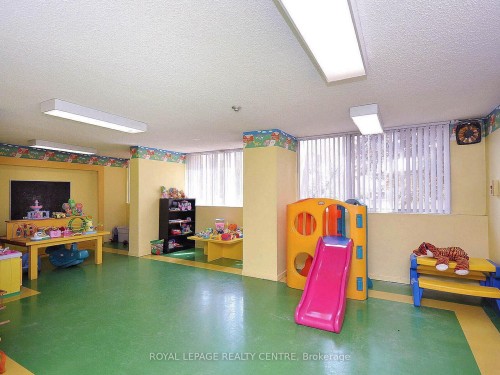1604-3590 Kaneff Crescent W, Mississauga, ON - Indoor