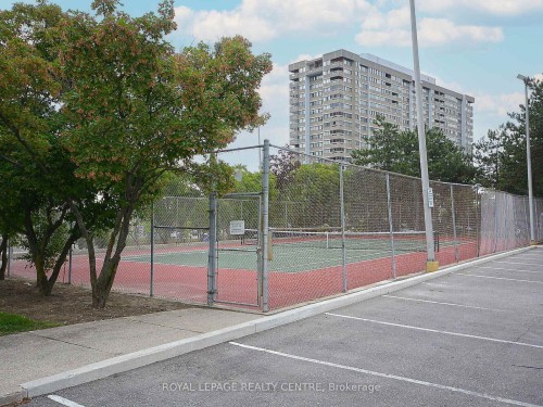 1604-3590 Kaneff Crescent W, Mississauga, ON - Outdoor