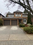 1319 Saddler Circle  Oakville, ON L6M 2X6