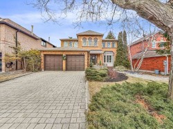 1319 Saddler Circle  Oakville, ON L6M 2X6