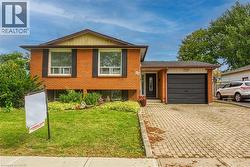 22 JOHN MURRAY Street  Stoney Creek, ON L8J 1C4