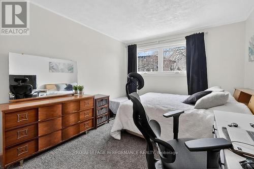 42 Compata Way, Ottawa, ON - Indoor Photo Showing Bedroom