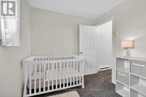42 Compata Way, Ottawa, ON - Indoor Photo Showing Bedroom