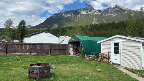 1383 Needles Crescent, Elkford, BC 