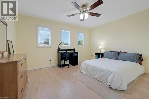 32 Kingfisher Crescent, Cambridge, ON - Indoor Photo Showing Bedroom