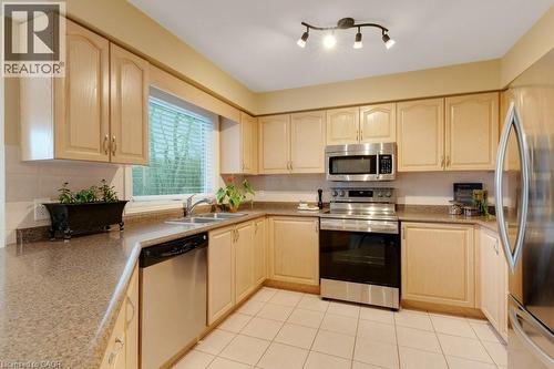 32 Kingfisher Crescent, Cambridge, ON - Indoor Photo Showing Kitchen With Stainless Steel Kitchen With Double Sink
