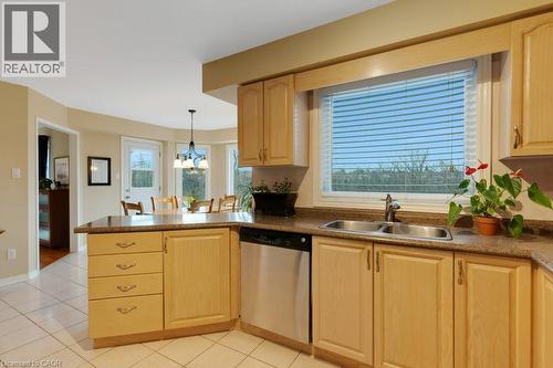 32 Kingfisher Crescent, Cambridge, ON - Indoor Photo Showing Kitchen With Double Sink
