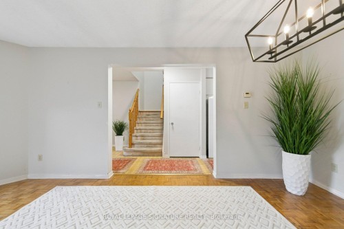 156 Macedonia Crescent, Mississauga, ON - Indoor Photo Showing Bedroom
