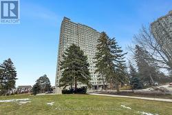 902 - 133 TORRESDALE AVENUE  Toronto, ON M2R 3T2