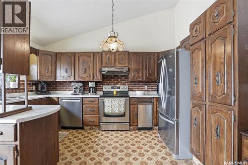 743 Coppermine Crescent, Saskatoon, SK - Indoor Photo Showing Kitchen