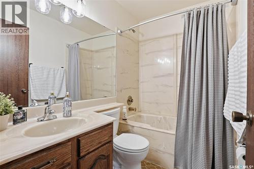 743 Coppermine Crescent, Saskatoon, SK - Indoor Photo Showing Bathroom