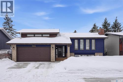 743 Coppermine Crescent, Saskatoon, SK - Outdoor With Facade