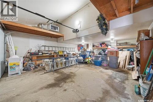 743 Coppermine Crescent, Saskatoon, SK - Indoor Photo Showing Garage