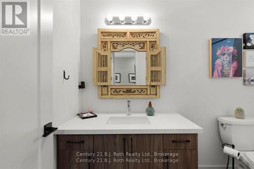 main floor 4 piece - 34 Ruby Crescent, Orillia, ON - Indoor Photo Showing Bathroom