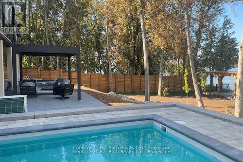 pool at clubhouse - 34 Ruby Crescent, Orillia, ON - Outdoor