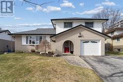 706 FERNHILL BOULEVARD  Oshawa, ON L1J 5K3