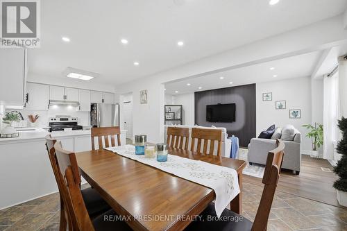 199 Bush Clover Crescent, Kitchener, ON - Indoor Photo Showing Dining Room