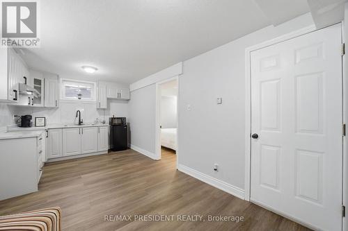 199 Bush Clover Crescent, Kitchener, ON - Indoor Photo Showing Kitchen