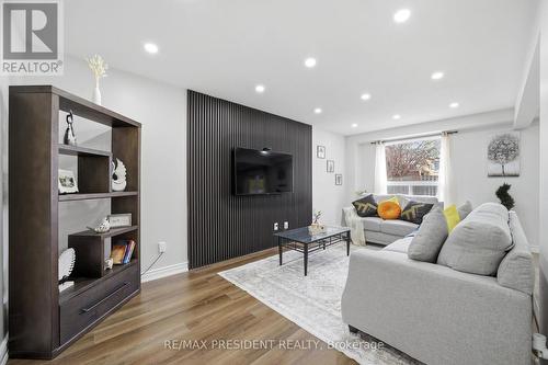 199 Bush Clover Crescent, Kitchener, ON - Indoor Photo Showing Living Room