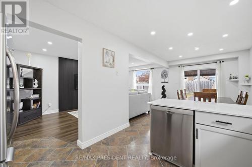199 Bush Clover Crescent, Kitchener, ON - Indoor Photo Showing Kitchen