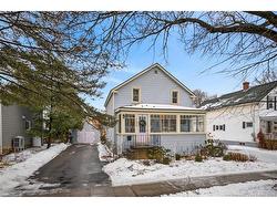 152 Victoria ST  Fredericton, NB E3B 1W1