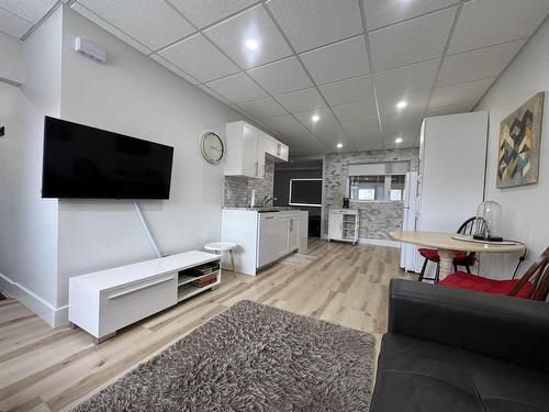 84 Machar Ave, Thunder Bay, ON 