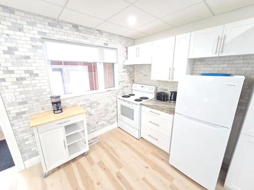 84 Machar Ave, Thunder Bay, ON 