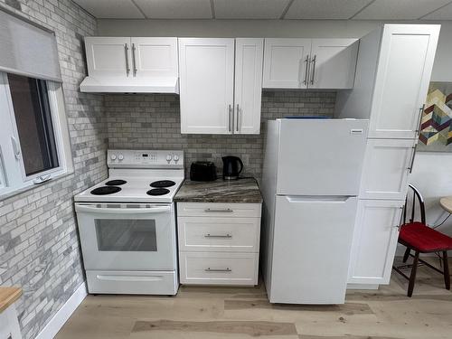 84 Machar Ave, Thunder Bay, ON 