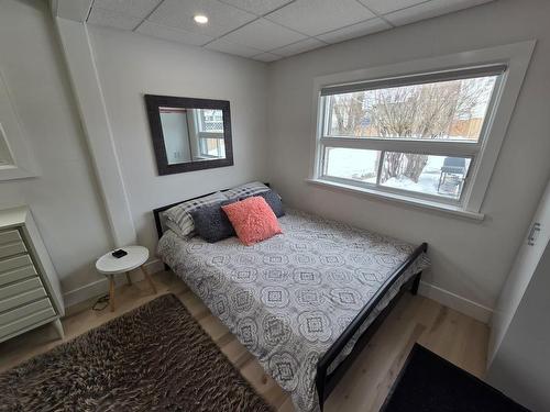 84 Machar Ave, Thunder Bay, ON 