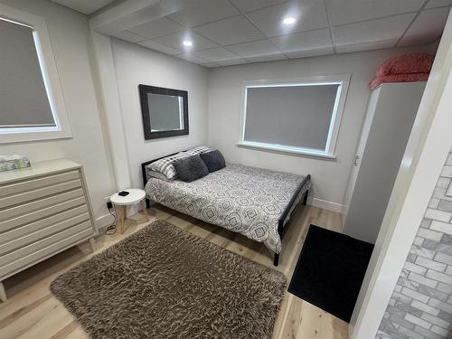 84 Machar Ave, Thunder Bay, ON 