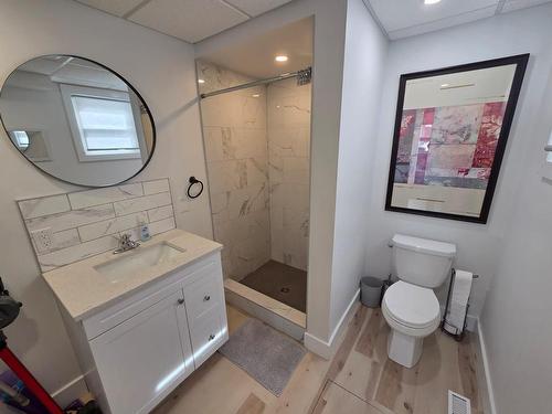 84 Machar Ave, Thunder Bay, ON 