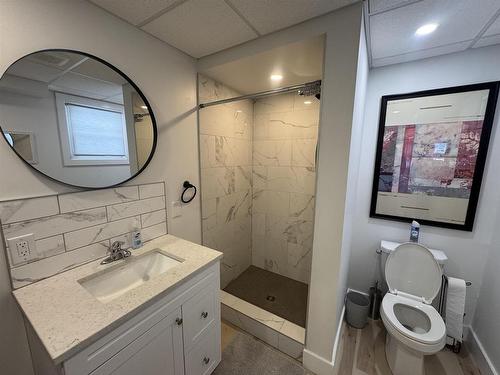 84 Machar Ave, Thunder Bay, ON 