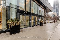 4812 - 319 JARVIS STREET  Toronto, ON M5B 0C8