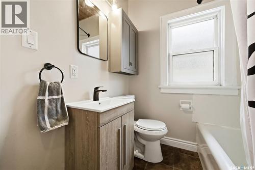 363 Leopold Crescent, Regina, SK - Indoor Photo Showing Bathroom
