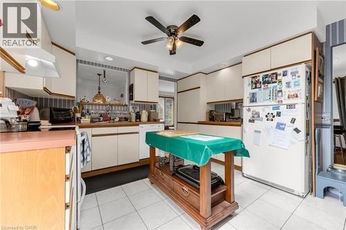 9 Valley Road, St. Catharines, ON - Indoor Photo Showing Kitchen