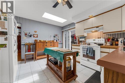 9 Valley Road, St. Catharines, ON - Indoor Photo Showing Kitchen