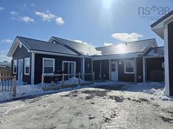 26 MacMaster Lane  Seafoam, NS B0K 1N0