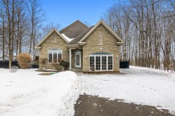 18 Rue Baillargeon  Grenville-Sur-La-Rouge, QC J0V 1B0