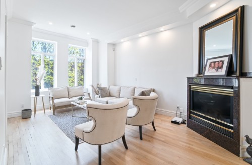 Salon - 17 Av. Winchester, Westmount, QC - Indoor