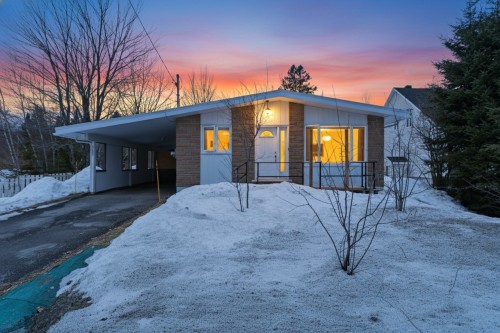 3640 Rue de la Rivière-Nelson  Québec (La Haute-Saint-Charles), QC G2A 1A7