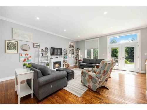 809 Second Crescent, Plympton-Wyoming, ON 