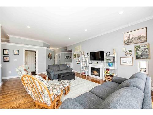 809 Second Crescent, Plympton-Wyoming, ON 