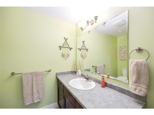 809 Second Crescent, Plympton-Wyoming, ON 