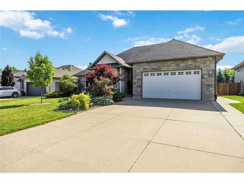 809 Second Crescent, Plympton-Wyoming, ON 