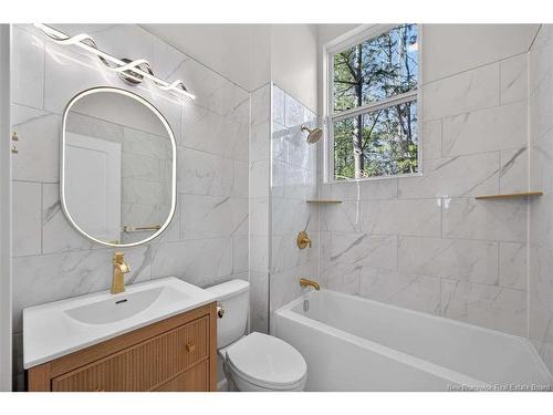 24 Murray Ave, Fredericton, NB 