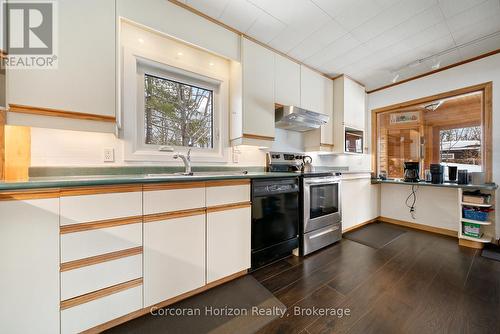 3000 Whelan Way, Ramara, ON - Indoor Photo Showing Kitchen